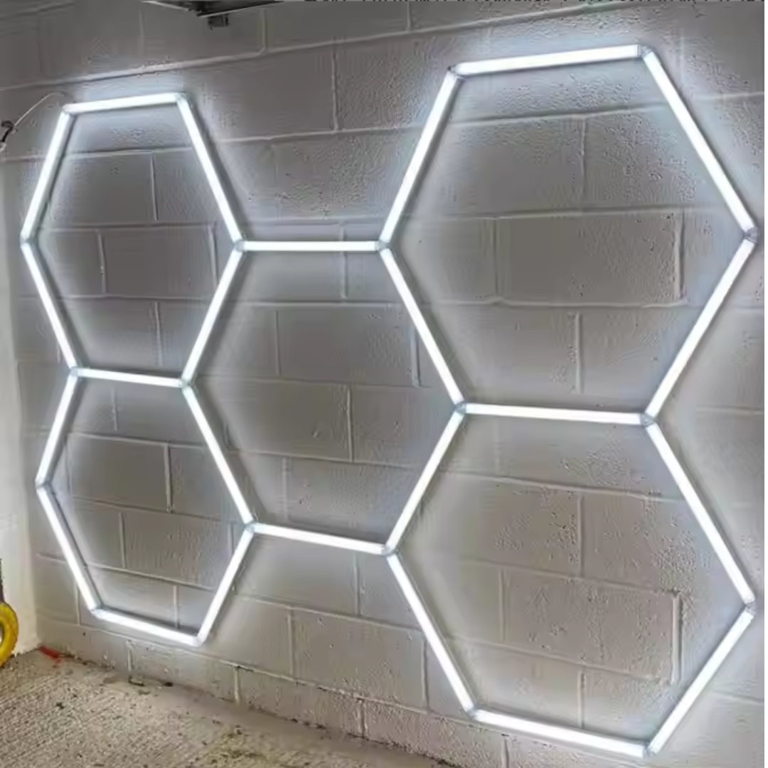 Heksagonalno LED osvetljenje za garaže i radionice (122x244 cm)